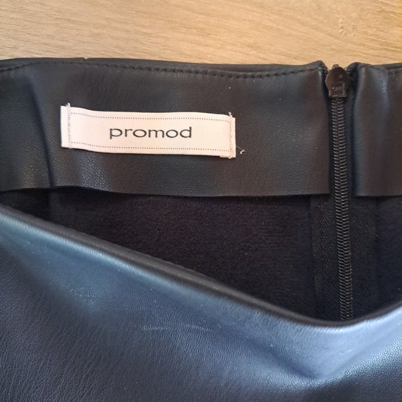 Faux leather skirt - Picture 6 of 6